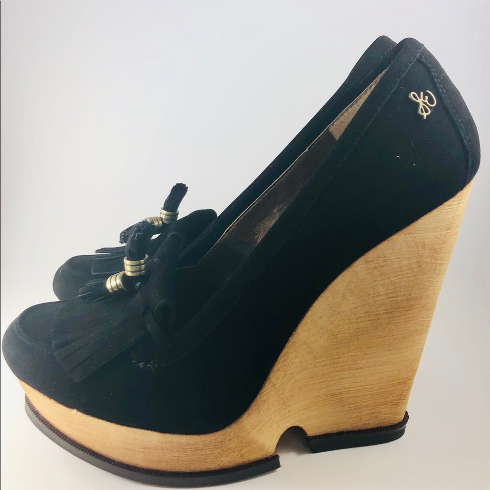 Shoes - Picture 2 of 5